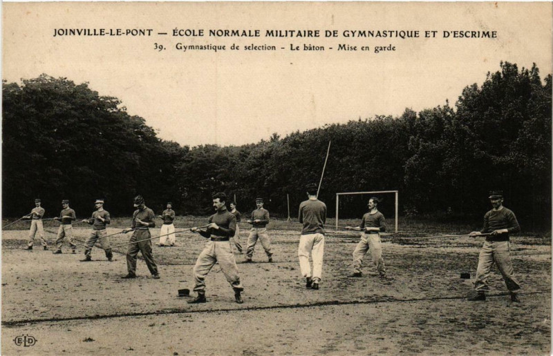 Carte postale ancienne Joinville-le-Pont Gymanstique de sélection. Le Baton à Joinville-le-Pont