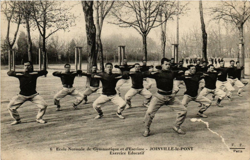 Carte postale ancienne Joinville-le-Pont Exercice Educatif. F. Fleury à Joinville-le-Pont