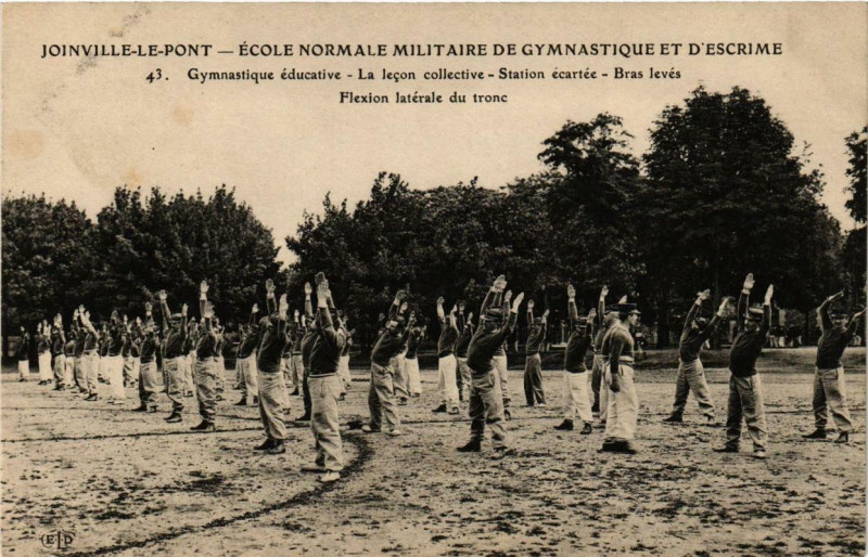 Carte postale ancienne Joinville-le-Pont Gymnastique éducative à Joinville-le-Pont
