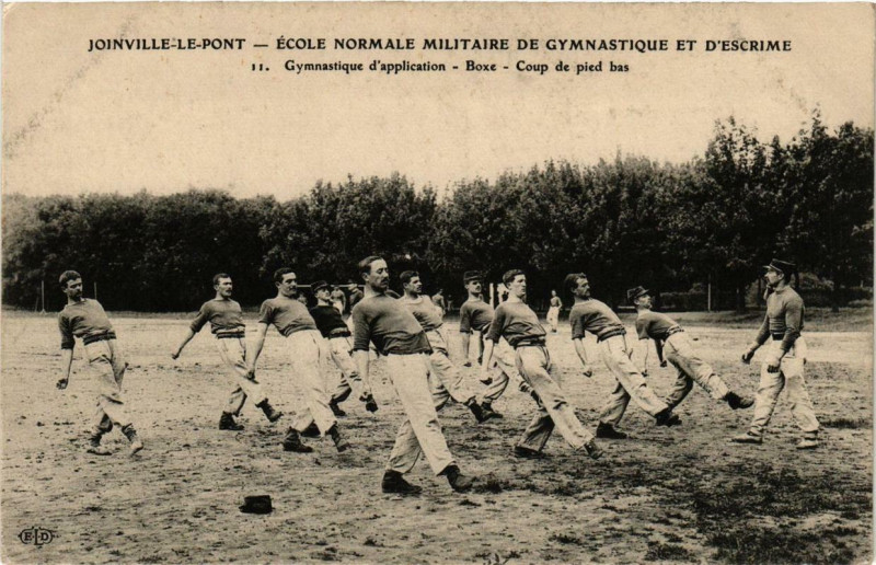 Carte postale ancienne Joinville-le-Pont Gymnastique d'application. Boxe à Joinville-le-Pont