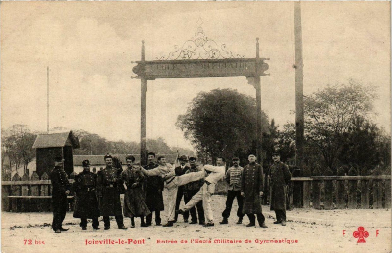 Carte postale ancienne Joinville-le-Pont Entrée de Ecole Militaire de Gymnastique. 72 à Joinville-le-Pont