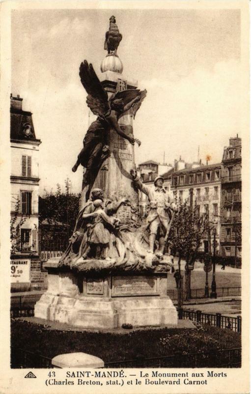 Carte postale ancienne Saint-Mande Le Monument aux Morts et le Bd Carnot à Saint-Mandé