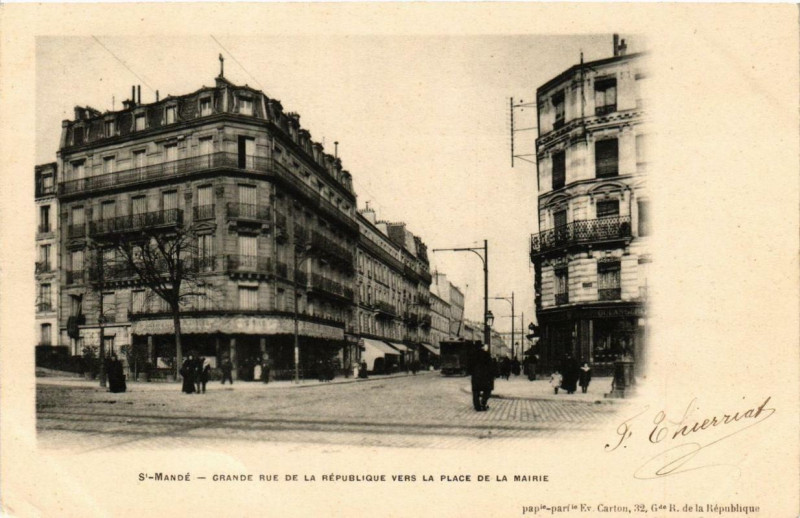 Carte postale ancienne Saint-Mande Grande Rue de la République vers la Place de la Mairie à Saint-Mandé
