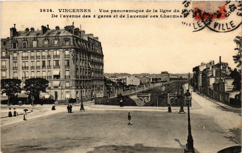 Carte postale ancienne Vincennes vue panoramique de la ligne du Chemin de fer à Vincennes