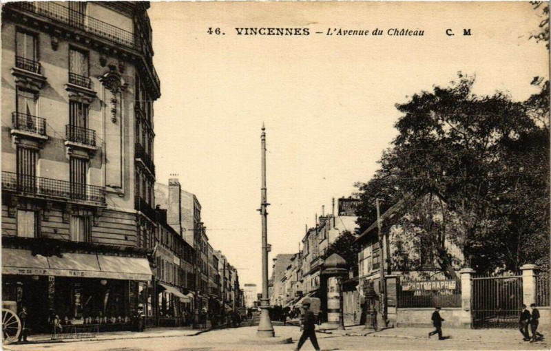 Carte postale ancienne Vincennes L'Avenue du Chateau à Vincennes