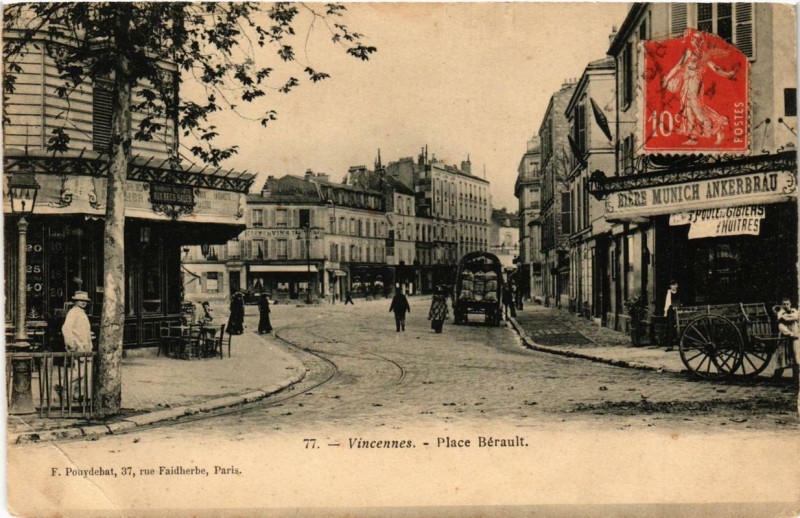 Carte postale ancienne Vincennes Place Bérault à Vincennes
