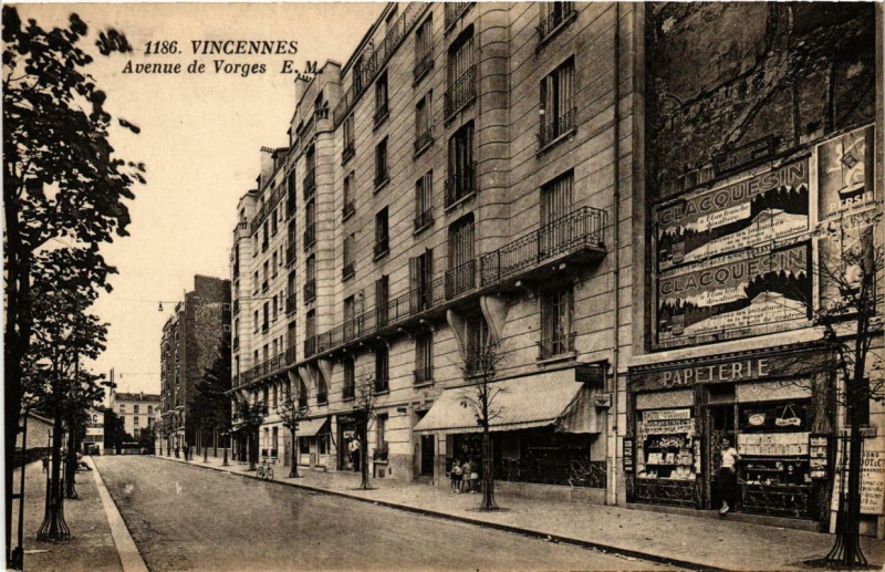 Carte postale ancienne Vincennes Avenue de Vorges à Vincennes