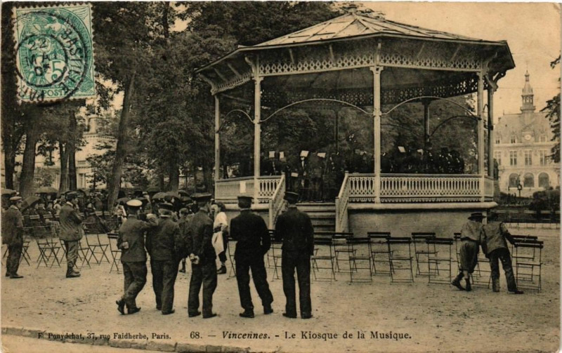 Carte postale ancienne Vincennes Le kiosque de la Musique à Vincennes