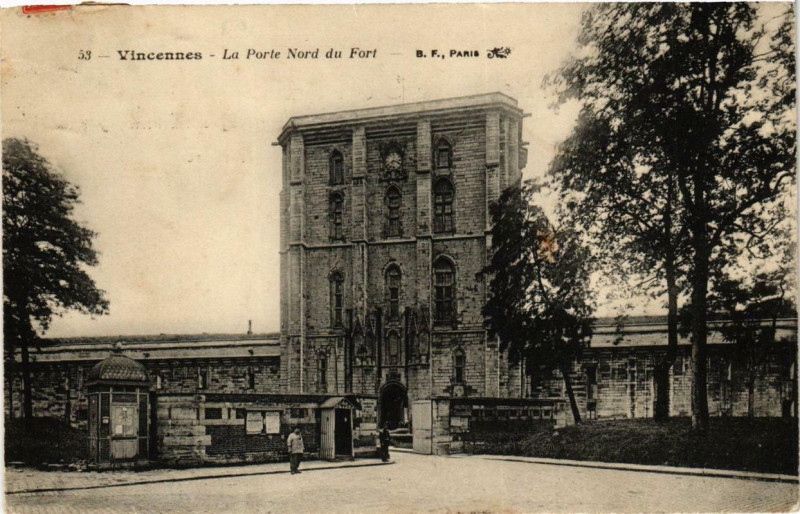 Carte postale ancienne Vincennes La Pole Nord du Fort à Vincennes