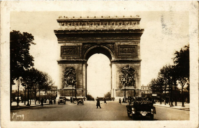 Carte postale ancienne Paris 8e - L'Arc de Triomphe à Paris 8e