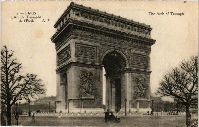 Carte postale ancienne Paris 8e - L'Arc de Triomphe à Paris 8e