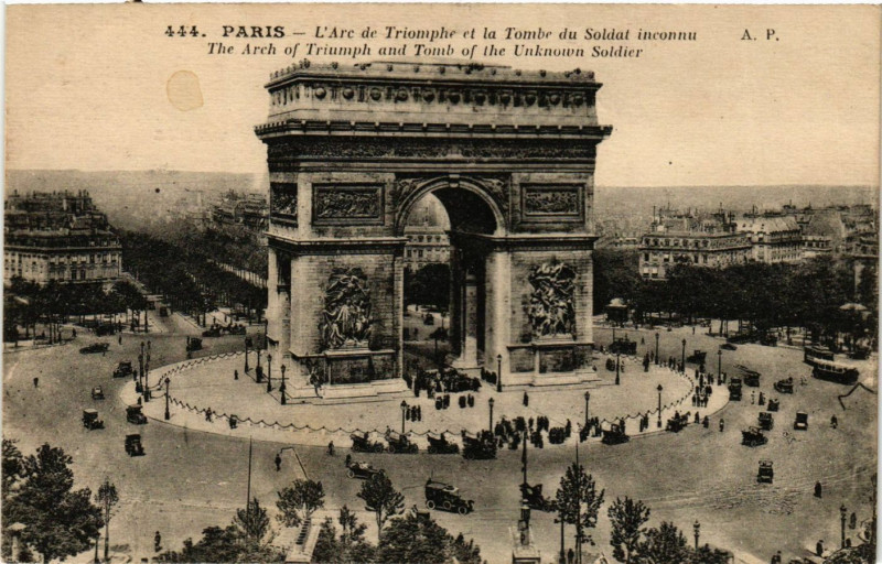 Carte postale ancienne Paris 8e - L'Arc de Triomphe à Paris 8e
