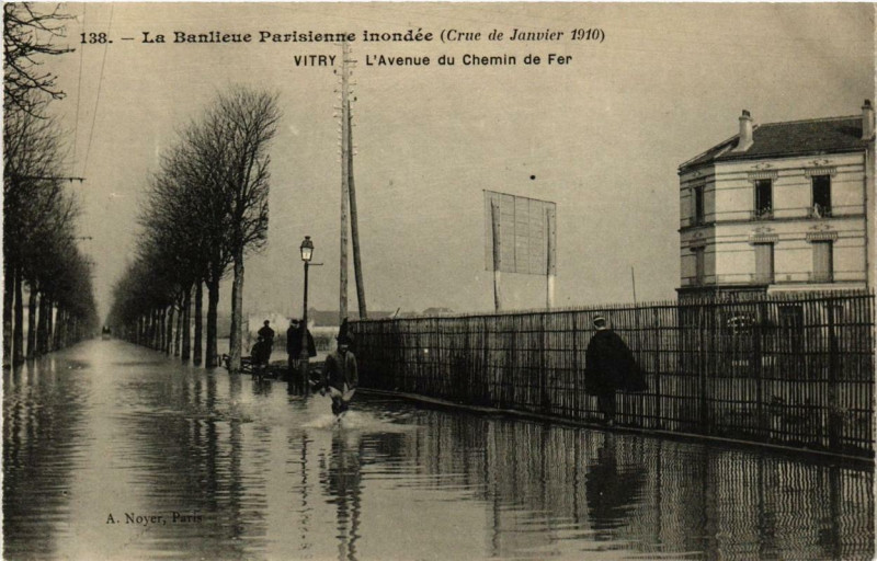 Carte postale ancienne Vitry L'Avenue du Chemin de Fer