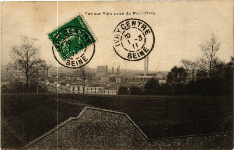 Carte postale ancienne Vue sur Vitry prise du Fort d'Ivry
