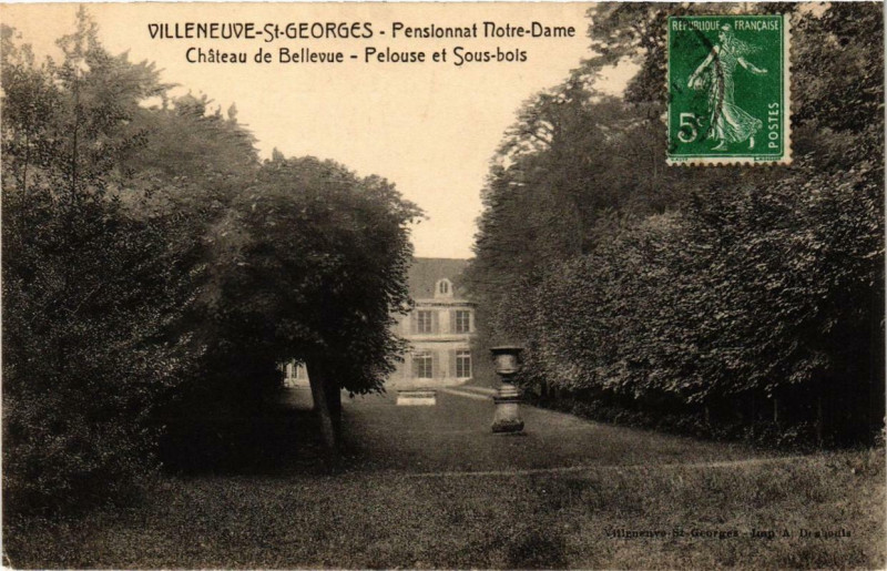 Carte postale ancienne Villeneuve-Saint-Georges Pensionnat N.-D. Chateau de Bellevue à Villeneuve-Saint-Georges