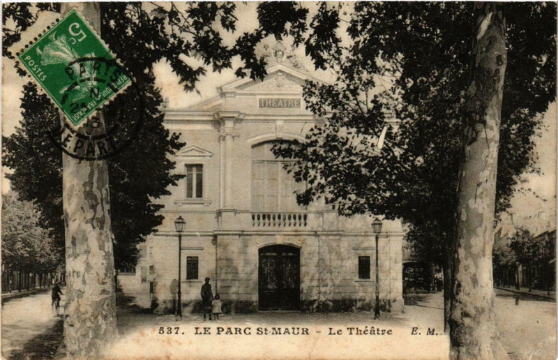 Carte postale ancienne Le Parc Saint-Maur Le Théatre
