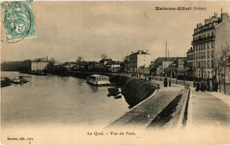 Carte postale ancienne Maisons-Alfort Le Quai Vue du Pont à Maisons-Alfort