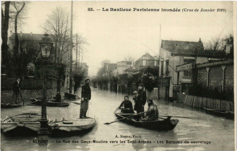 Carte postale ancienne Alfort La Rue des Deux-Moulins vers les Sept-Arbres