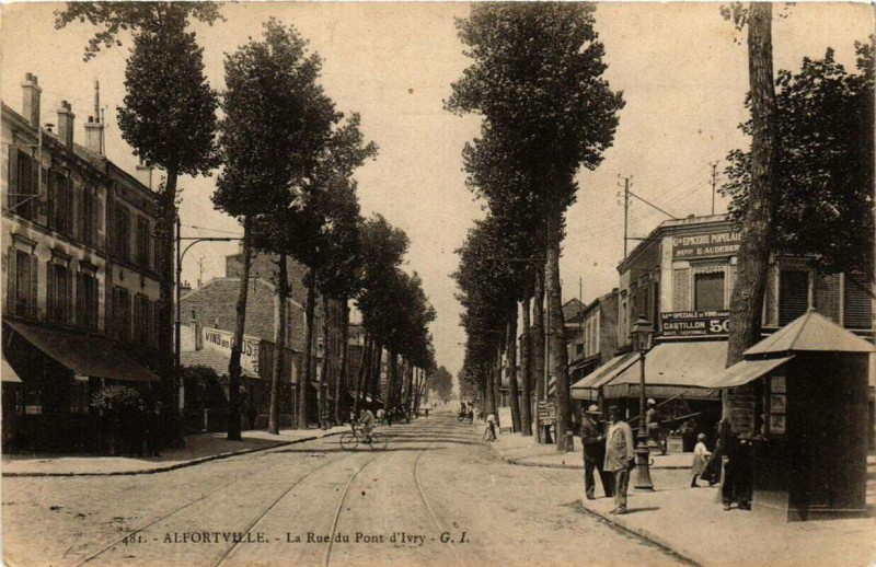 Carte postale ancienne Alfortville La Rue du Pont d'Ivry à Alfortville