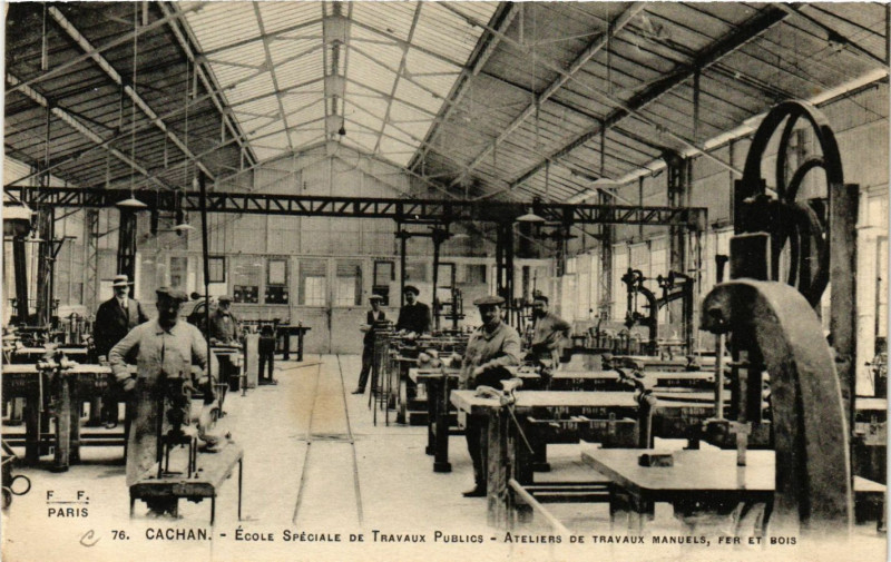 Carte postale ancienne Cachan Ecole Spéciale de Travaux Publics Ateliers de Travaux . à Cachan