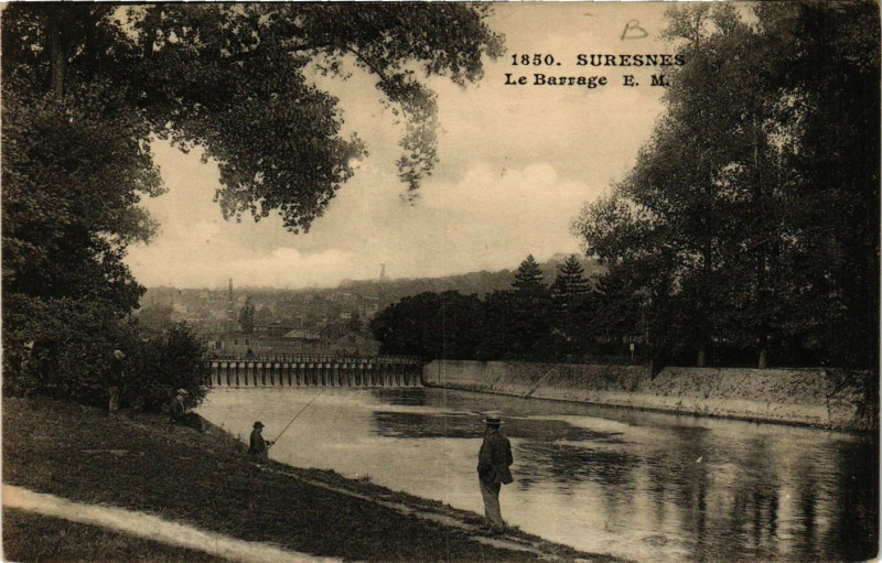 Carte postale ancienne Suresnes - Le Barrage à Suresnes