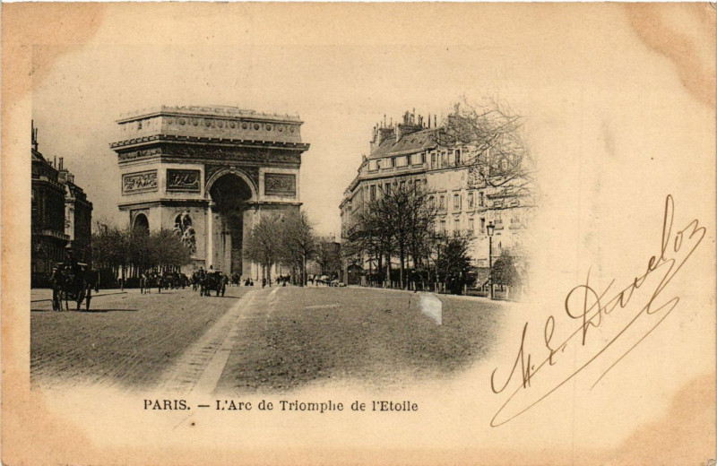 Carte postale ancienne Paris 8e - L'Arc de Triomphe à Paris 8e