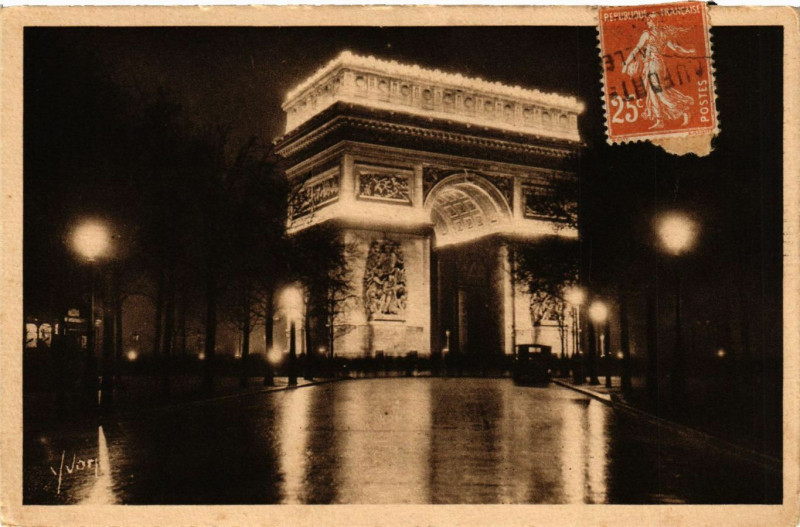 Carte postale ancienne Paris 8e - L'Arc de Triomphe à Paris 8e