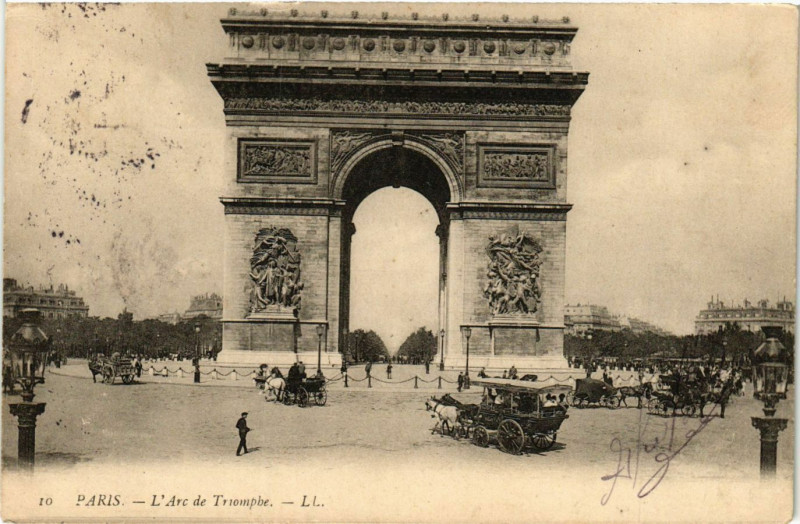 Carte postale ancienne Paris 8e - L'Arc de Triomphe à Paris 8e