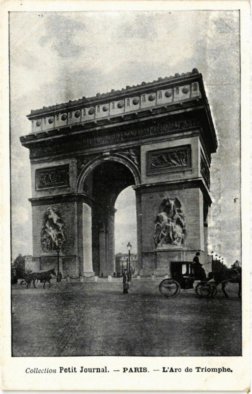 Carte postale ancienne Paris 8e - L'Arc de Triomphe à Paris 8e