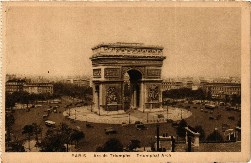 Carte postale ancienne Paris 8e - Arc de Triomphe à Paris 8e