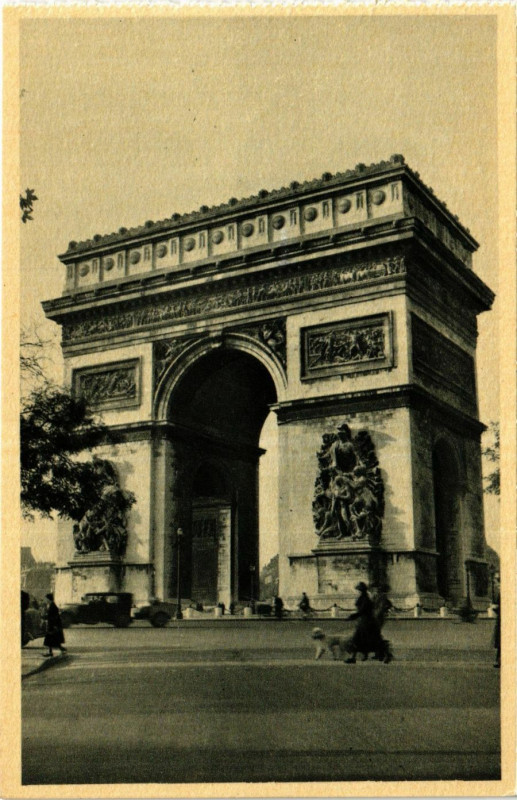 Carte postale ancienne Paris 8e Arc de Triomphe à Paris 8e