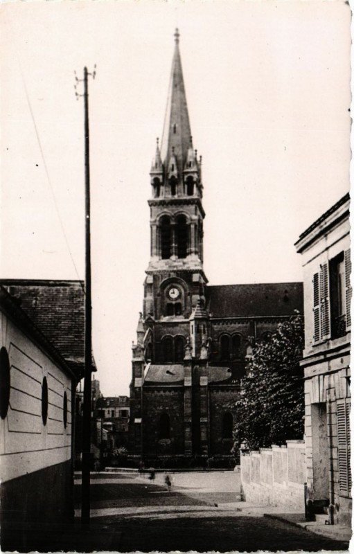 Carte postale ancienne Saint-Cloud - L'Eglise à Saint-Cloud