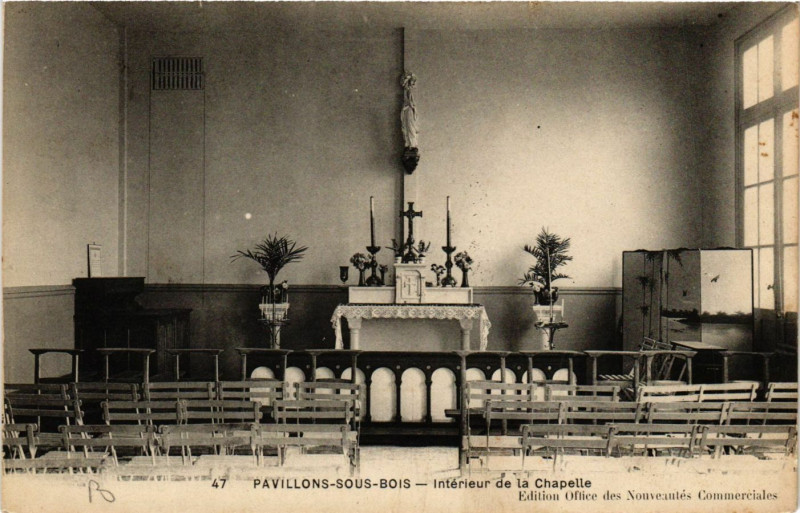 Carte postale ancienne Pavillon-sous-Bois - Intérieur de la Chapelle