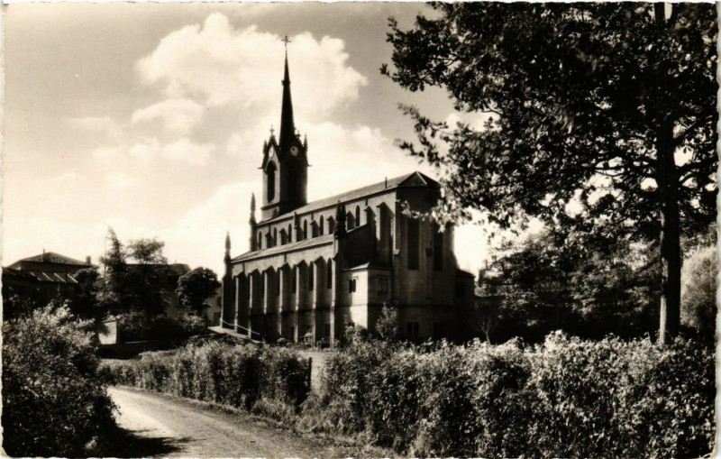 Carte postale ancienne Savigny - L'Eglise à Savigny