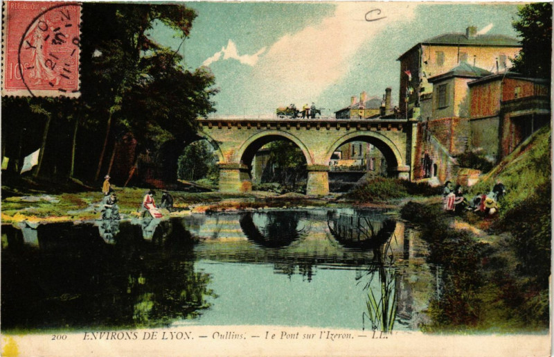 Carte postale ancienne Oullins - Le Pont sur l'Izeron - Env. de Lyon à Oullins