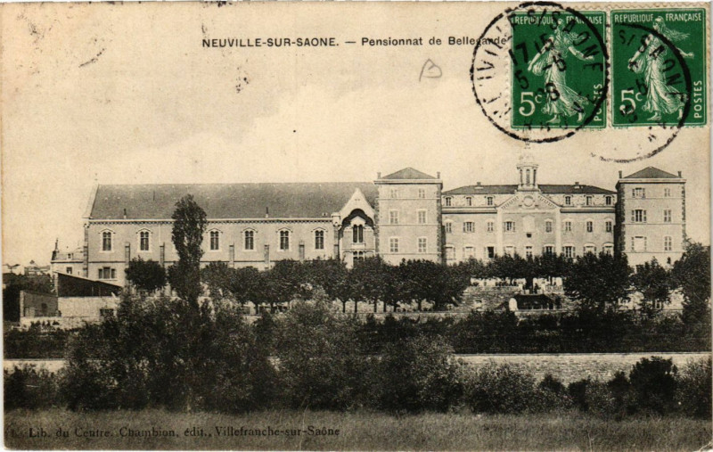 Carte postale ancienne Neuville-sur-Saone - Pensionnat de Bellegarde à Neuville-sur-Saône