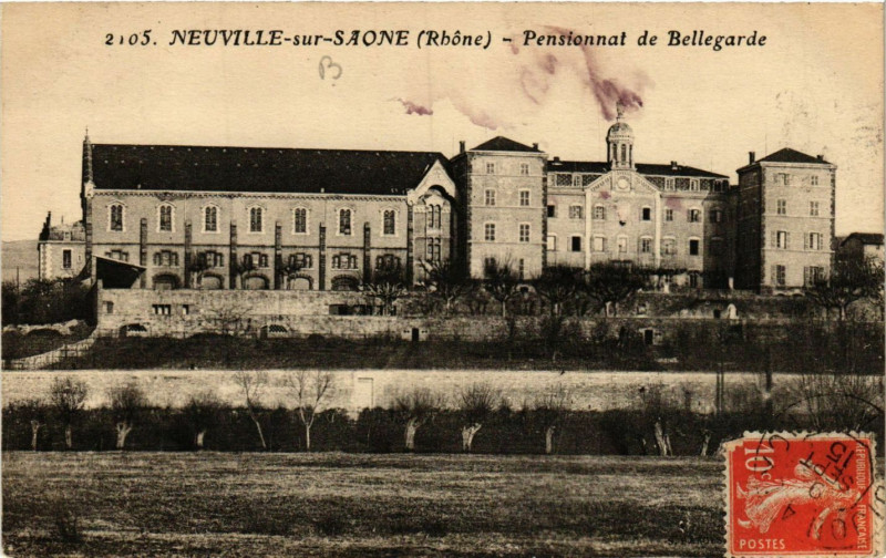 Carte postale ancienne Neuville-sur-Saone - Pensionnat de Bellegarde à Neuville-sur-Saône