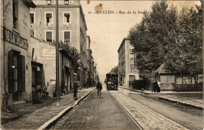 Carte postale ancienne Oullins - Rue de la Saulée à Oullins