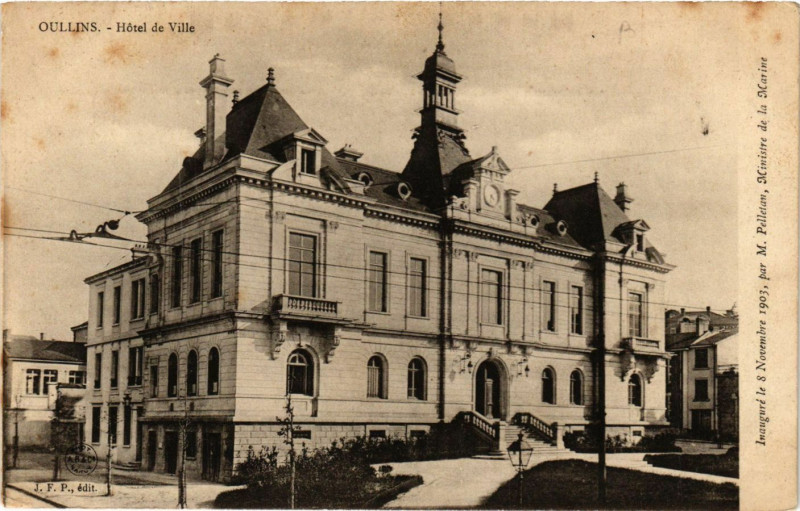 Carte postale ancienne Oullins - Hotel de Ville à Oullins