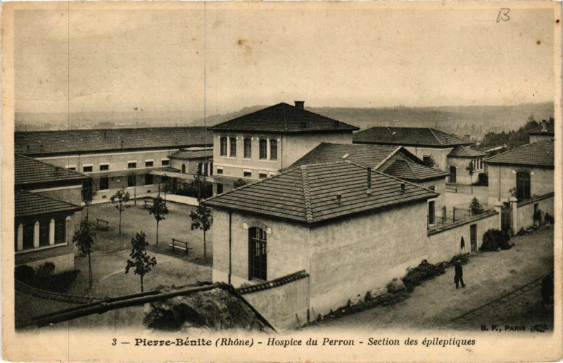 Carte postale ancienne Pierre-Benite - Hospice du Perron - Section des épileptiques à Pierre-Bénite