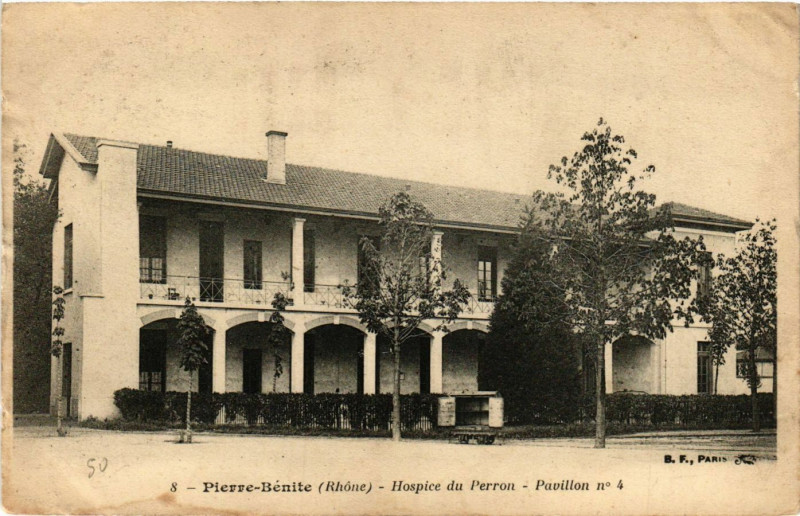 Carte postale ancienne Pierre-Benite - Hospice du Perron - Pavillon No 4 à Pierre-Bénite