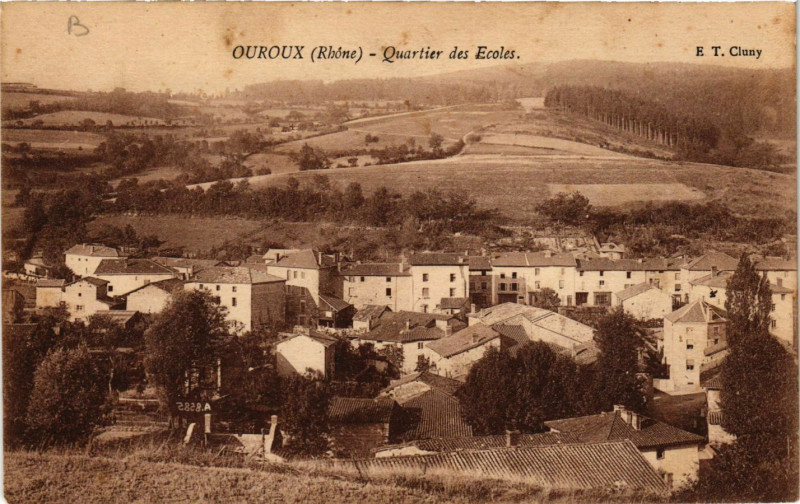 Carte postale ancienne Ouroux - Quartier des Ecoles