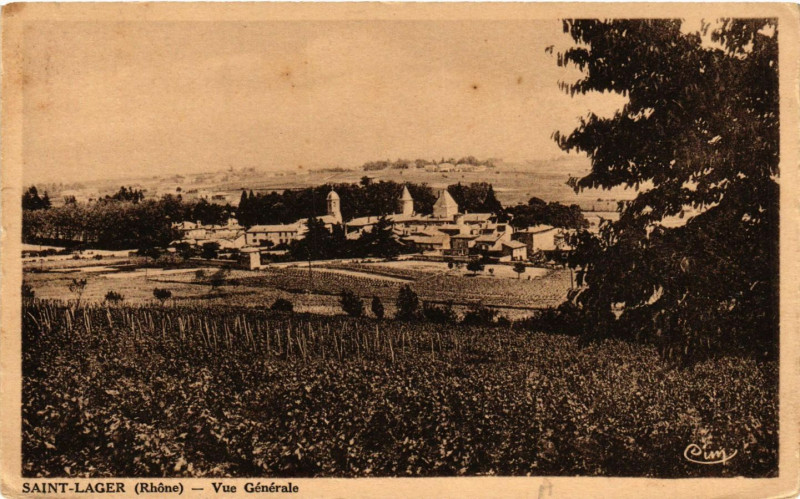 Carte postale ancienne Saint-Lager - Vue générale à Saint-Lager