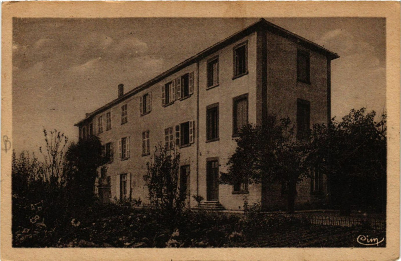 Carte postale ancienne Pommiers - Pensionnat de Montclair à Pommiers