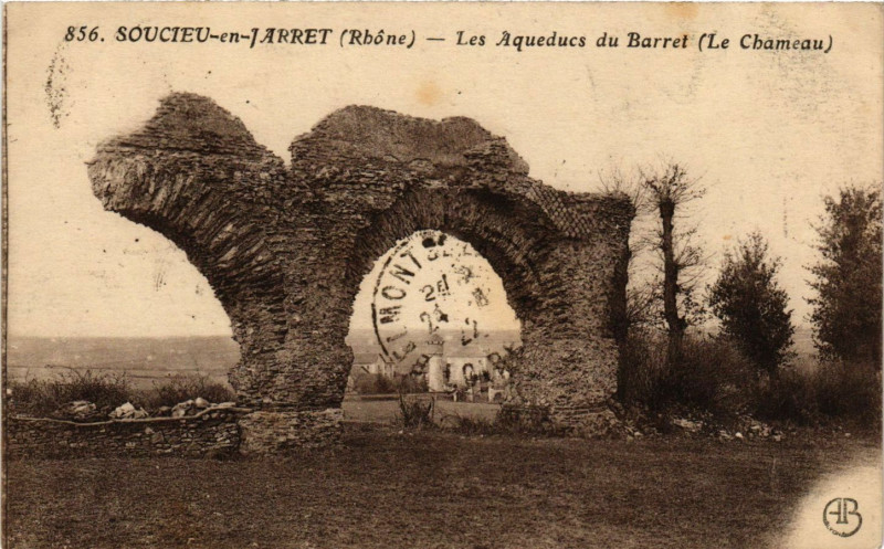 Carte postale ancienne Soucieu-en-Jarret - Les Aqueducs du Barret