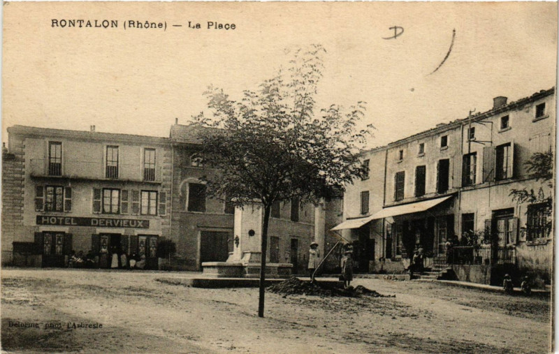 Carte postale ancienne Rontalon - La Place à Rontalon