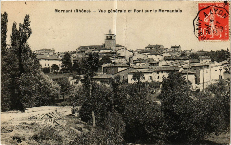 Carte postale ancienne Mornant - Vue générale et Pont sur le MORNANTais à Mornant