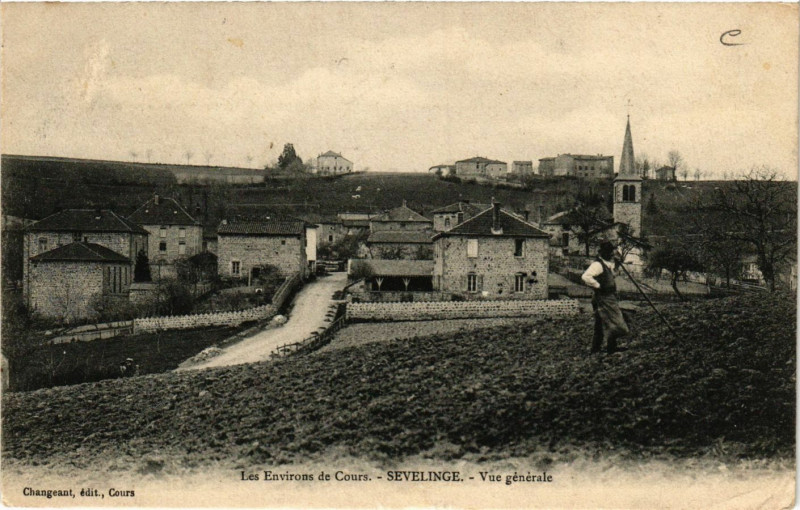 Carte postale ancienne Sevelinges - Vue générale - Les Env. de Cours à Cours
