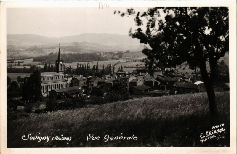 Carte postale ancienne Savigny - Vue générale à Savigny