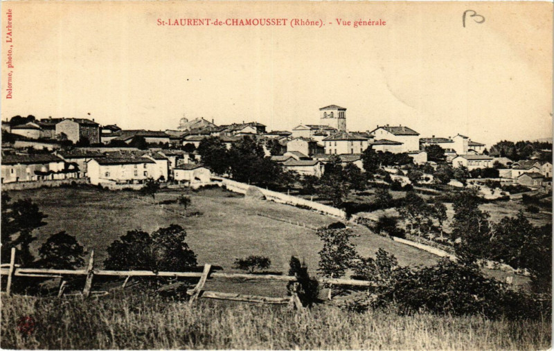 Carte postale ancienne Saint-Laurent-de-Chamousset - Vue générale à Saint-Laurent-de-Chamousset